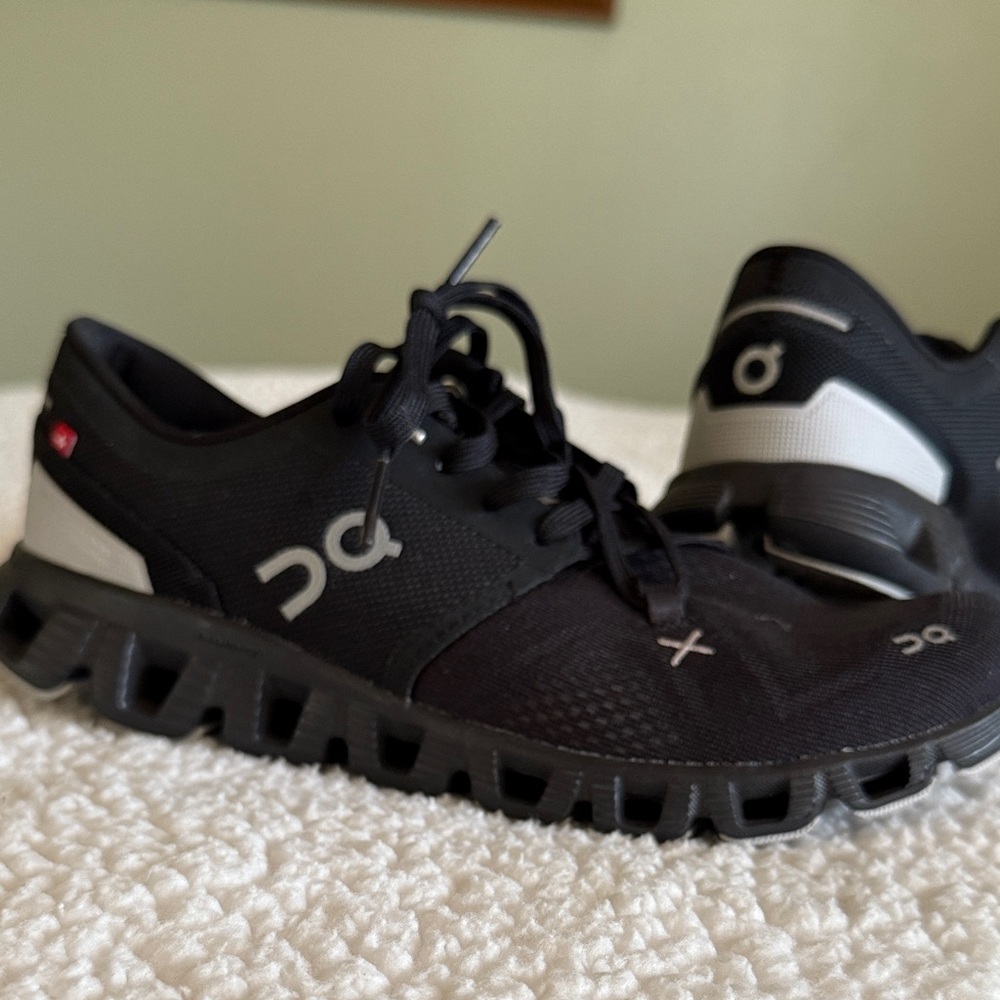On Running Women's Black Sneakers